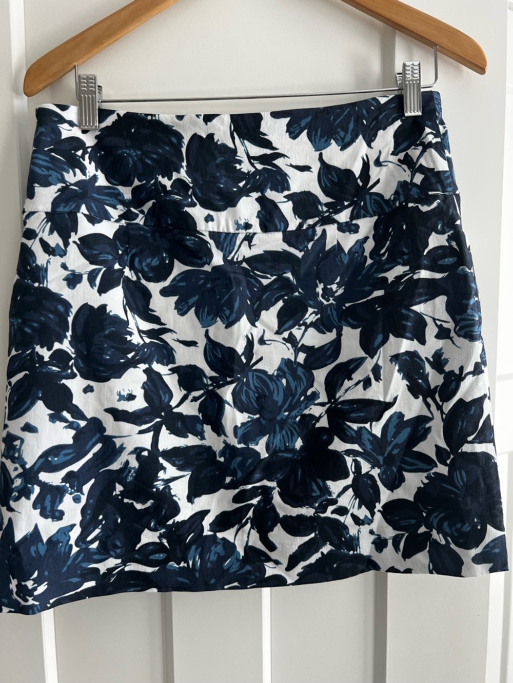 S.C. & Co. Women's White Pencil Skirt with Navy Floral Print - Picture 5 of 7